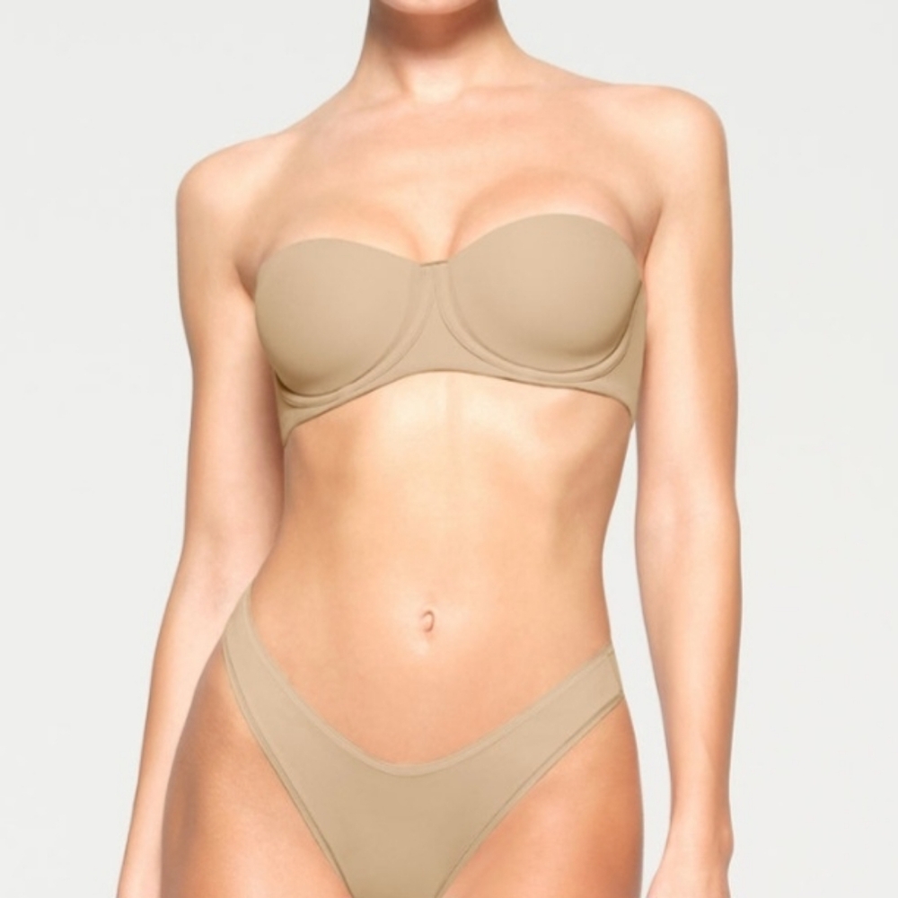NWT SKIMS Fits Everybody Strapless Bra Size 36C Clay